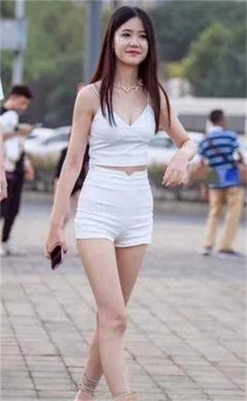 两个女的怎么打扑克