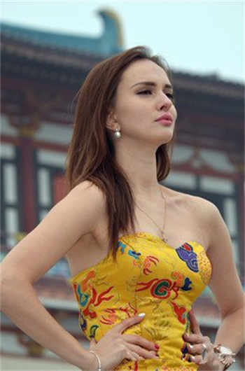 瞿辉苏甜甜于健海边