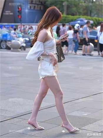 重生首长的小媳妇江山一顾