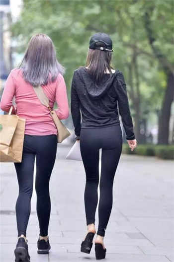 爱情公寓里的花花剧情