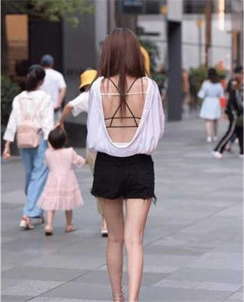 听了秒湿的文案