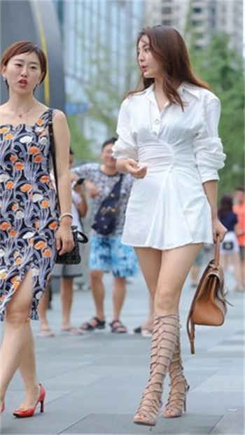 小小鱼露泳池9分32在线
