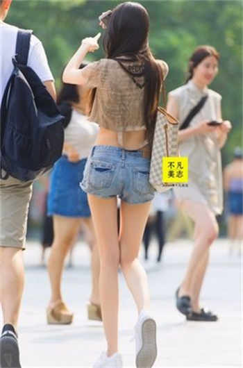 英文老师让我吃她的山峰