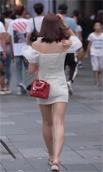 linodeiphone女人拉屎