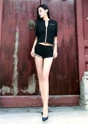 沈樵在大学寝室的在线观看