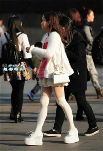 他是个小乖乖原著