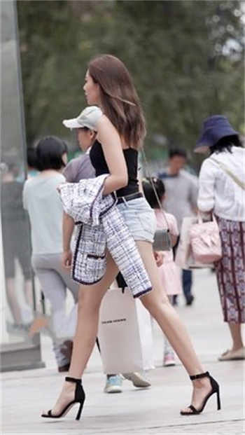 侵犯睡着的妹妹 1