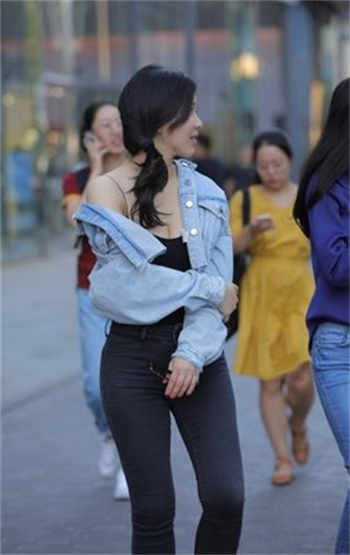 快点丧尸医学院在哪看
