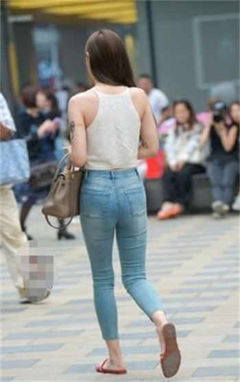 抖音女王哭的浑身大汗
